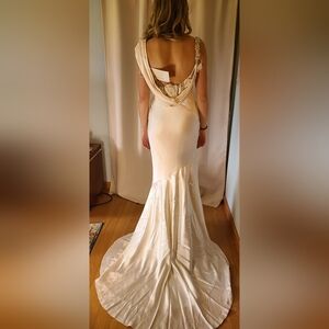 NWT CB couture ivory wedding dress size 6 adjusted to size 4